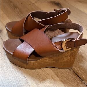 Old Navy Brown Leather Cross‑Strap Wedge Sandals with Gold Buckle